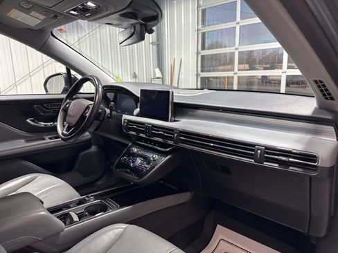 Used 2022 Lincoln Corsair Reserve w/ Luxury Package image 31