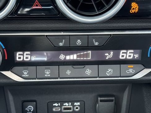 Certified 2025 Nissan Sentra SR w/ SR Premium Package FWD image 18