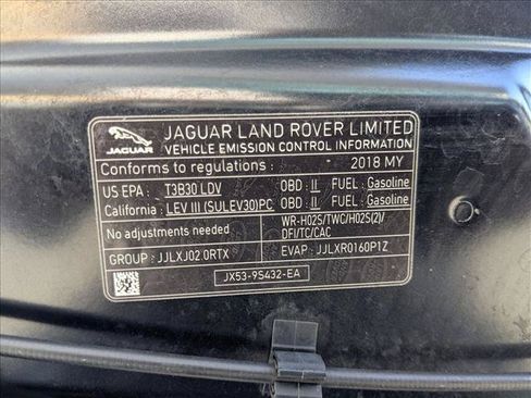 Used 2018 Jaguar XE Premium RWD image 25