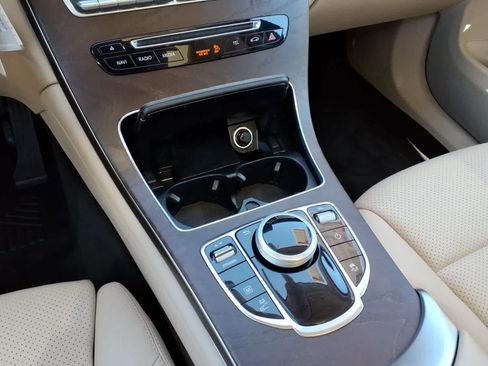 Used 2019 Mercedes-Benz GLC 350e 4MATIC image 25