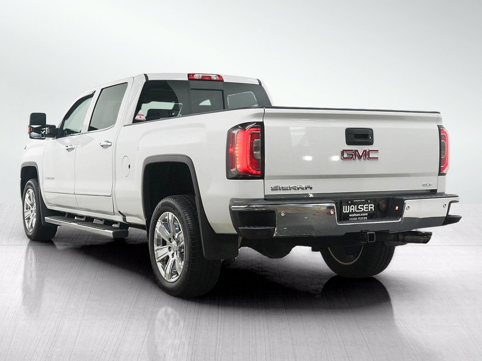 Used 2018 GMC Sierra 1500 SLT AWD/4WD image 3
