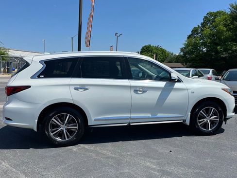 Used 2019 INFINITI QX60 Luxe w/ Essential Package FWD image 9