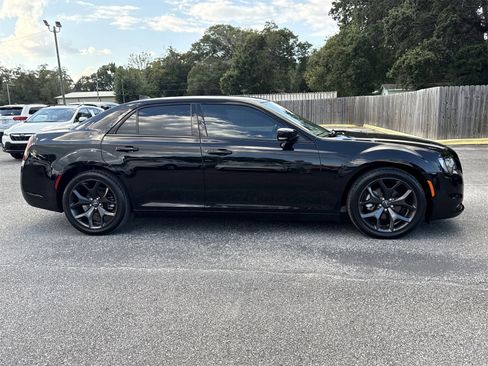 Used 2021 Chrysler 300 S image 6