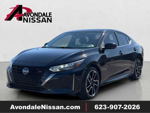 Used 2025 Nissan Sentra SR w/ SR Premium Package FWD image 1