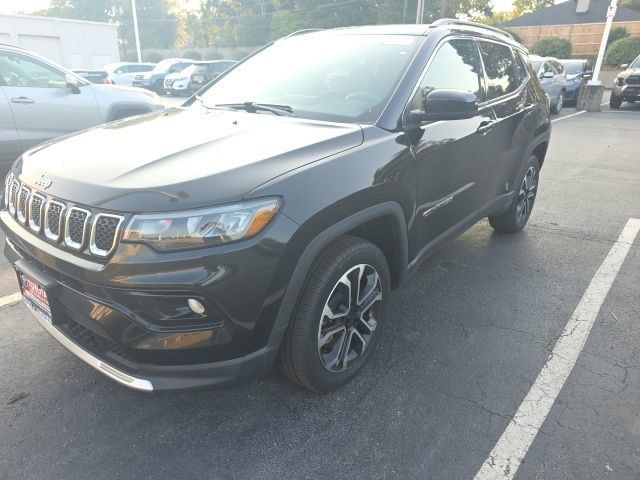 Used 2023 Jeep Compass Limited w/ Sun and Sound Group AWD/4WD image 1