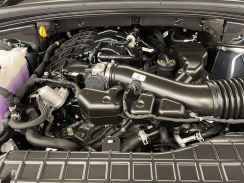 New 2025 Jeep Grand Cherokee L Limited w/ Luxury Tech Group II image 21