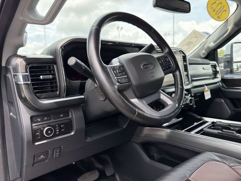 Used 2023 Ford F250 Lariat w/ Lariat Ultimate Package AWD/4WD image 12