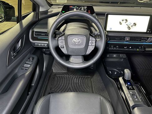 Used 2025 Toyota Prius AWD image 35