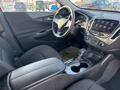 Used 2024 Chevrolet Malibu LT image 34