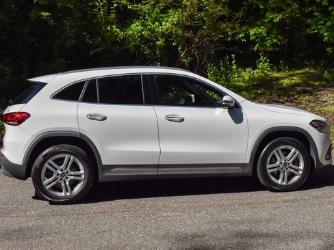 Used 2021 Mercedes-Benz GLA 250 4MATIC image 9