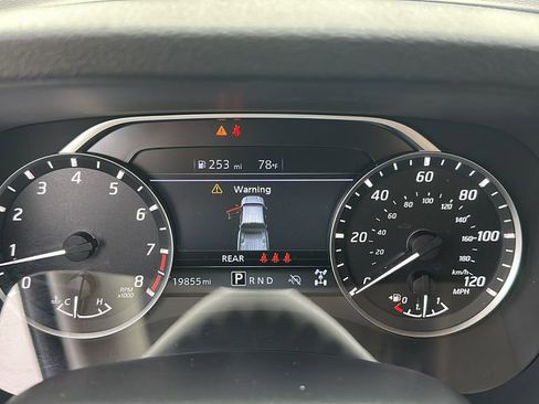 Used 2024 Nissan Frontier SV image 21