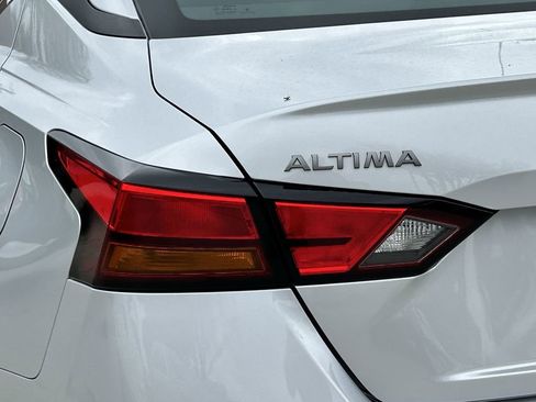 Used 2024 Nissan Altima 2.5 SV image 7