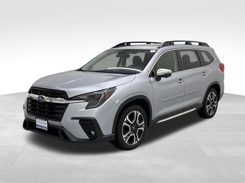 Used 2023 Subaru Ascent Limited w/ Technology Package AWD/4WD image 4