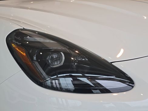 New 2025 Maserati Grecale Modena image 8