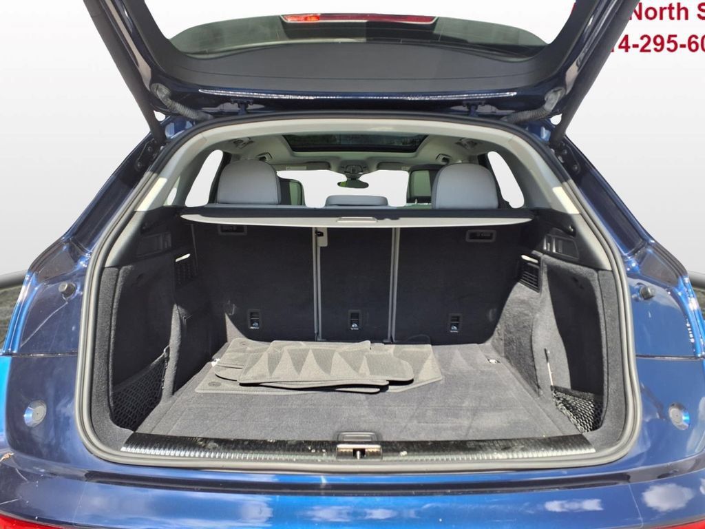 Used 2021 Audi Q5 Prestige AWD/4WD image 8