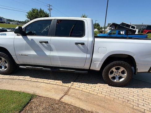 Used 2019 RAM 1500 Tradesman AWD/4WD image 11