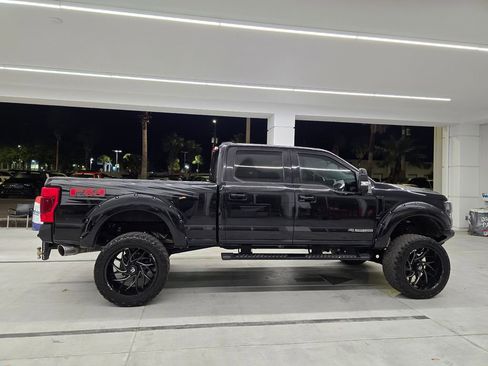 Used 2020 Ford F250 Lariat w/ FX4 Off-Road Package image 8