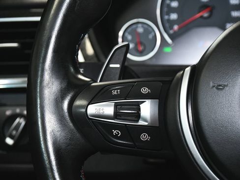 Used 2019 BMW M4 Convertible w/ Competition Package RWD image 36