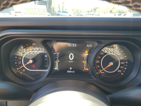 Used 2025 Jeep Wrangler Rubicon image 16