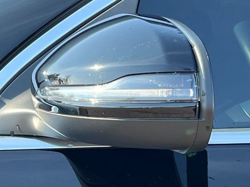 Used 2025 Mercedes-Benz GLA 250 4MATIC image 39