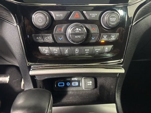 Certified 2019 Jeep Grand Cherokee High Altitude image 20