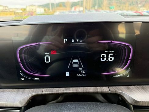 Used 2024 Kia Telluride EX w/ EX Captain's Chair Package image 20