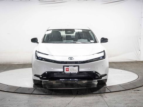 Certified 2026 Toyota Prius FWD image 7