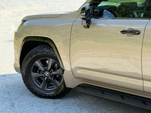 Certified 2025 Lexus LX 700h Overtrail AWD/4WD image 8