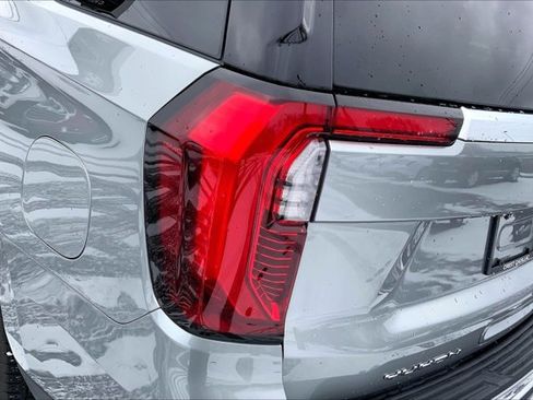 Used 2025 GMC Yukon Elevation image 29