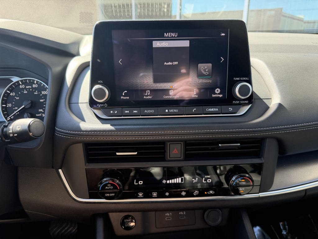 Used 2025 Nissan Rogue SV FWD image 22