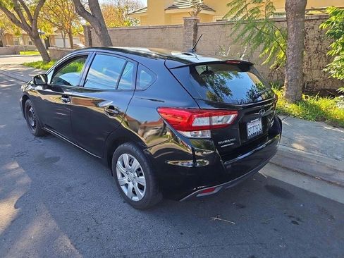 Used 2017 Subaru Impreza 2.0i image 2