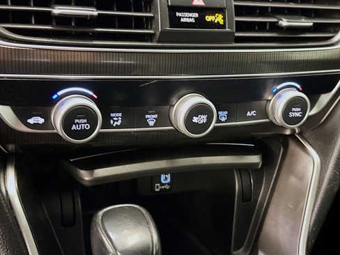 Used 2018 Honda Accord Sport image 23