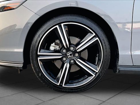 Used 2024 Honda Accord Sport image 11