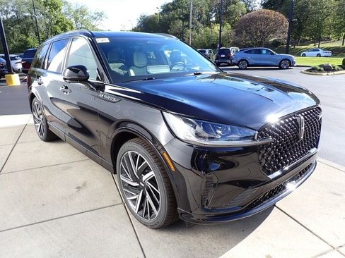 New 2025 Lincoln Aviator Black Label w/ Jet Appearance Package image 8