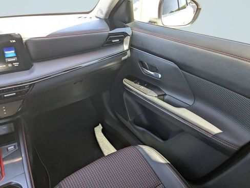 Used 2025 Nissan Kicks SR FWD image 16