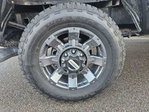 Used 2024 Ford F250 Lariat w/ Sport Appearance Package image 19