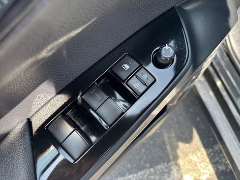 Used 2022 Toyota Prius Prime Limited FWD image 13