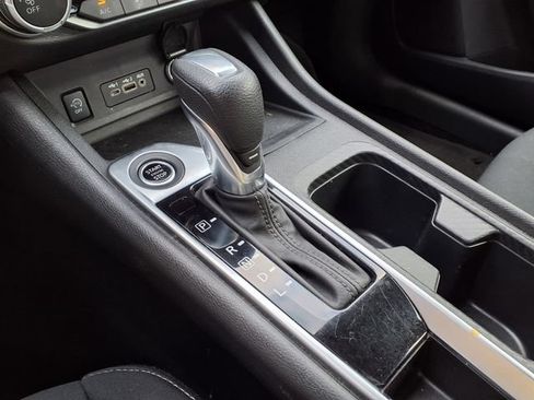 Used 2024 Nissan Sentra SV FWD image 9