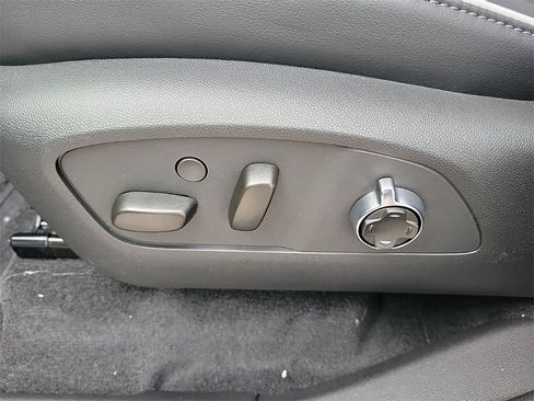 New 2026 Buick Enclave Avenir w/ Super Cruise Package image 17