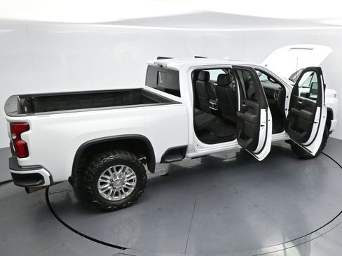 Used 2022 Chevrolet Silverado 2500 High Country AWD/4WD image 45