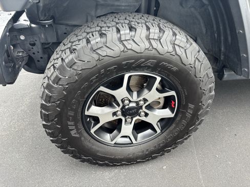 Used 2020 Jeep Wrangler Unlimited Rubicon AWD/4WD image 13