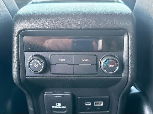 Used 2023 GMC Acadia SLT image 27