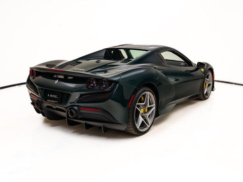 Certified 2022 Ferrari F8 Tributo RWD image 25