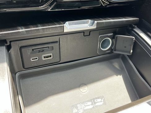 Used 2021 GMC Yukon XL Denali RWD image 41