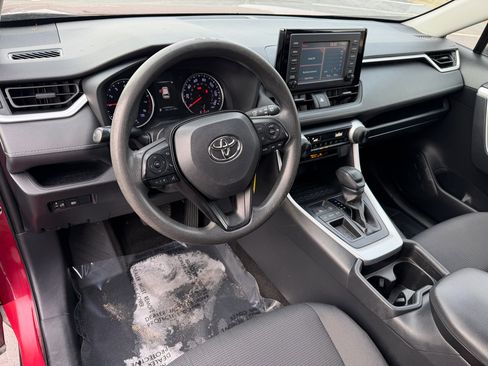 Used 2019 Toyota RAV4 LE image 30