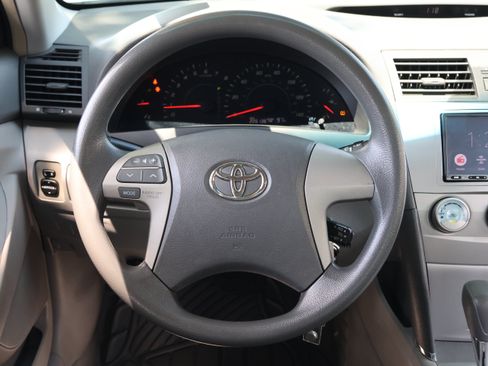 Used 2009 Toyota Camry LE FWD image 27