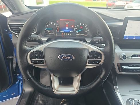 Used 2022 Ford Explorer XLT w/ Equipment Group 202A AWD/4WD image 15