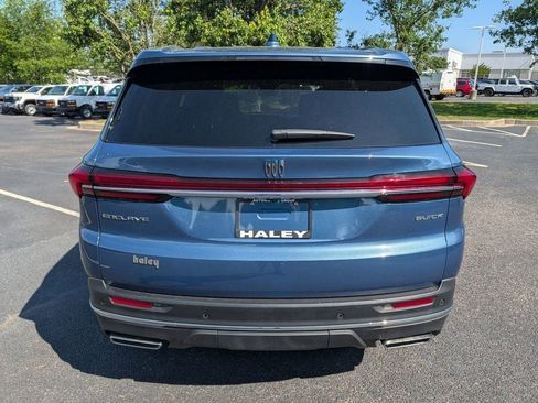 Used 2025 Buick Enclave Preferred FWD image 7