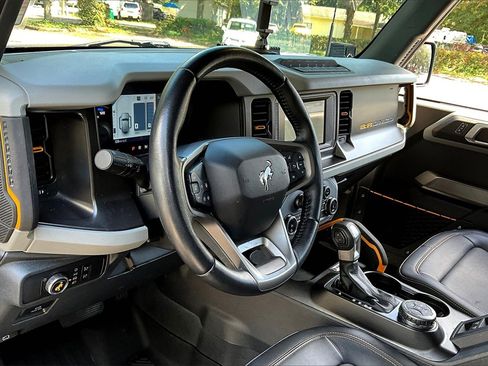 Used 2022 Ford Bronco Badlands image 14