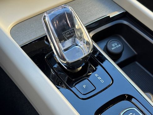 Used 2023 Volvo XC60 B5 Ultimate image 25